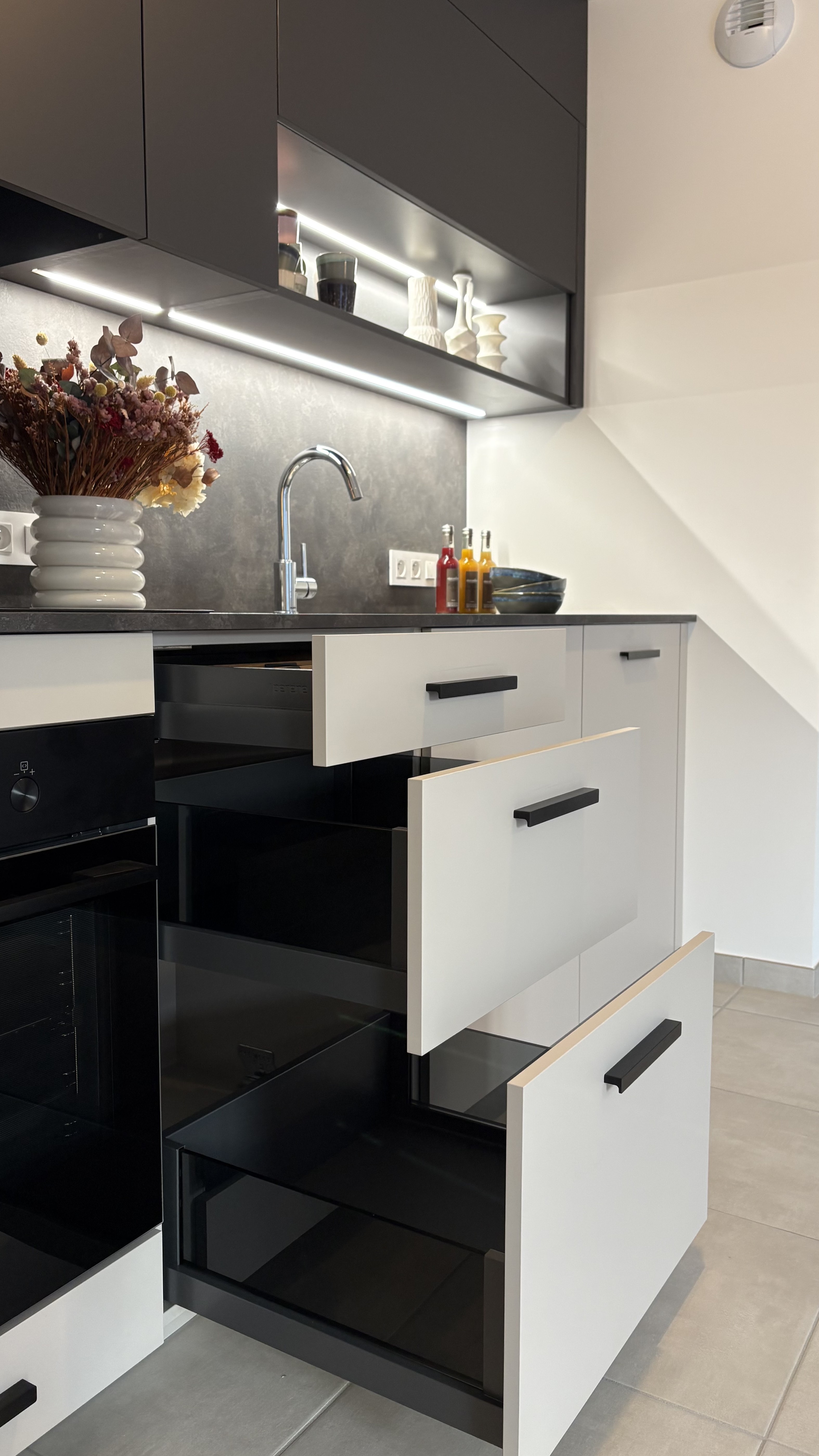 Zoom sur les rangements intégrés