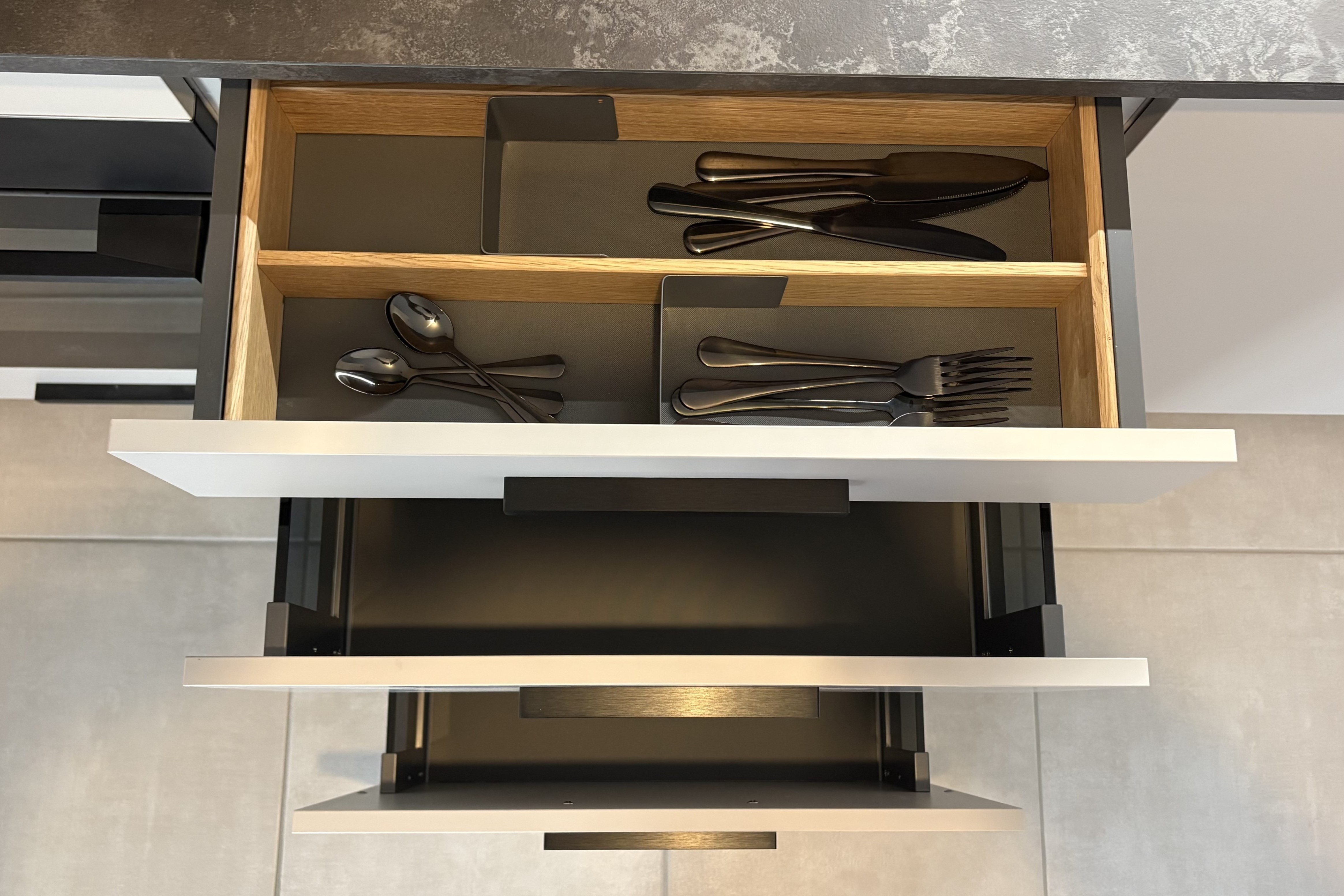 Zoom sur l'organisation d'un tiroir à couverts