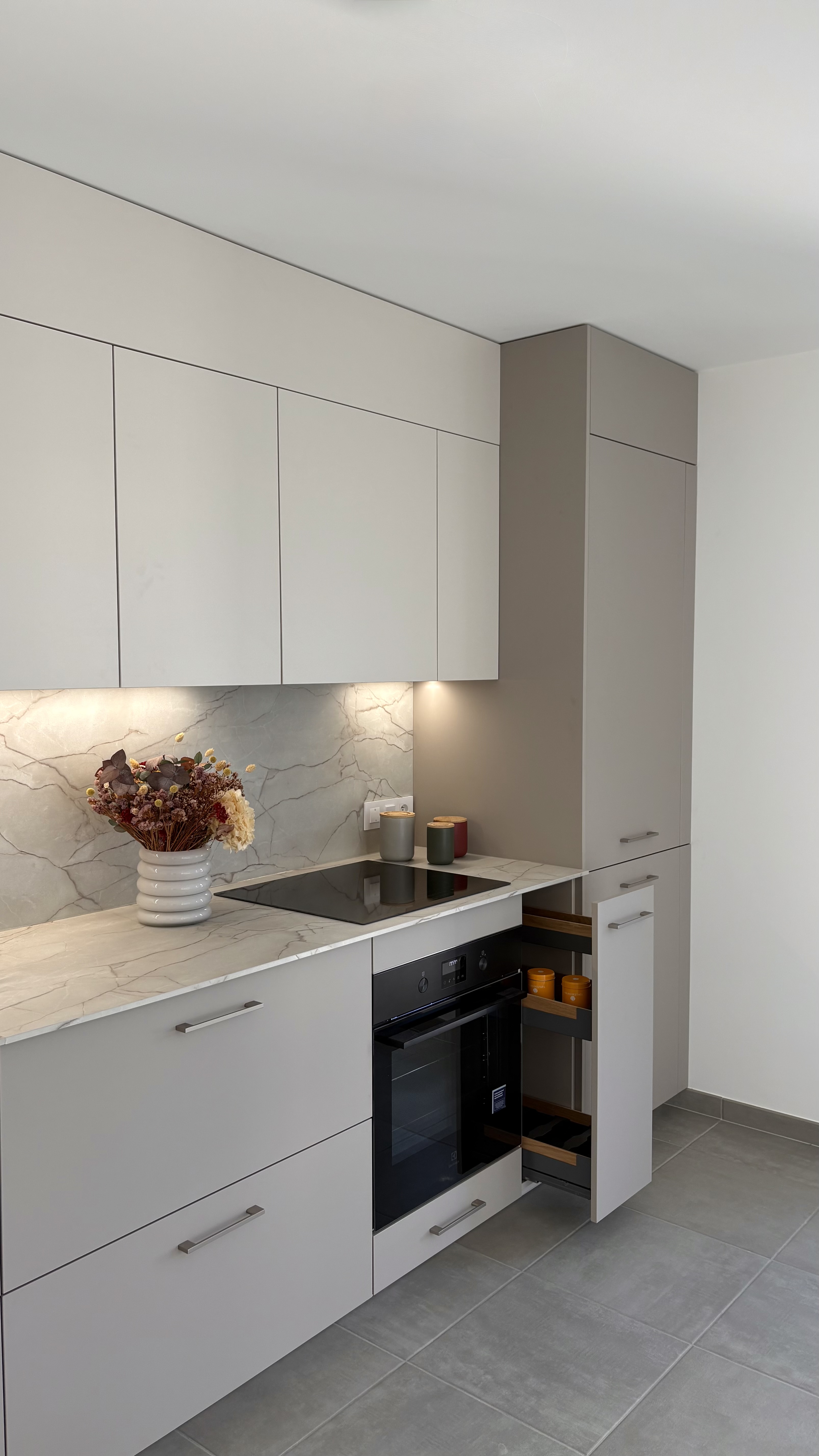 Vue d'un détail d'un meuble bas de la cuisine