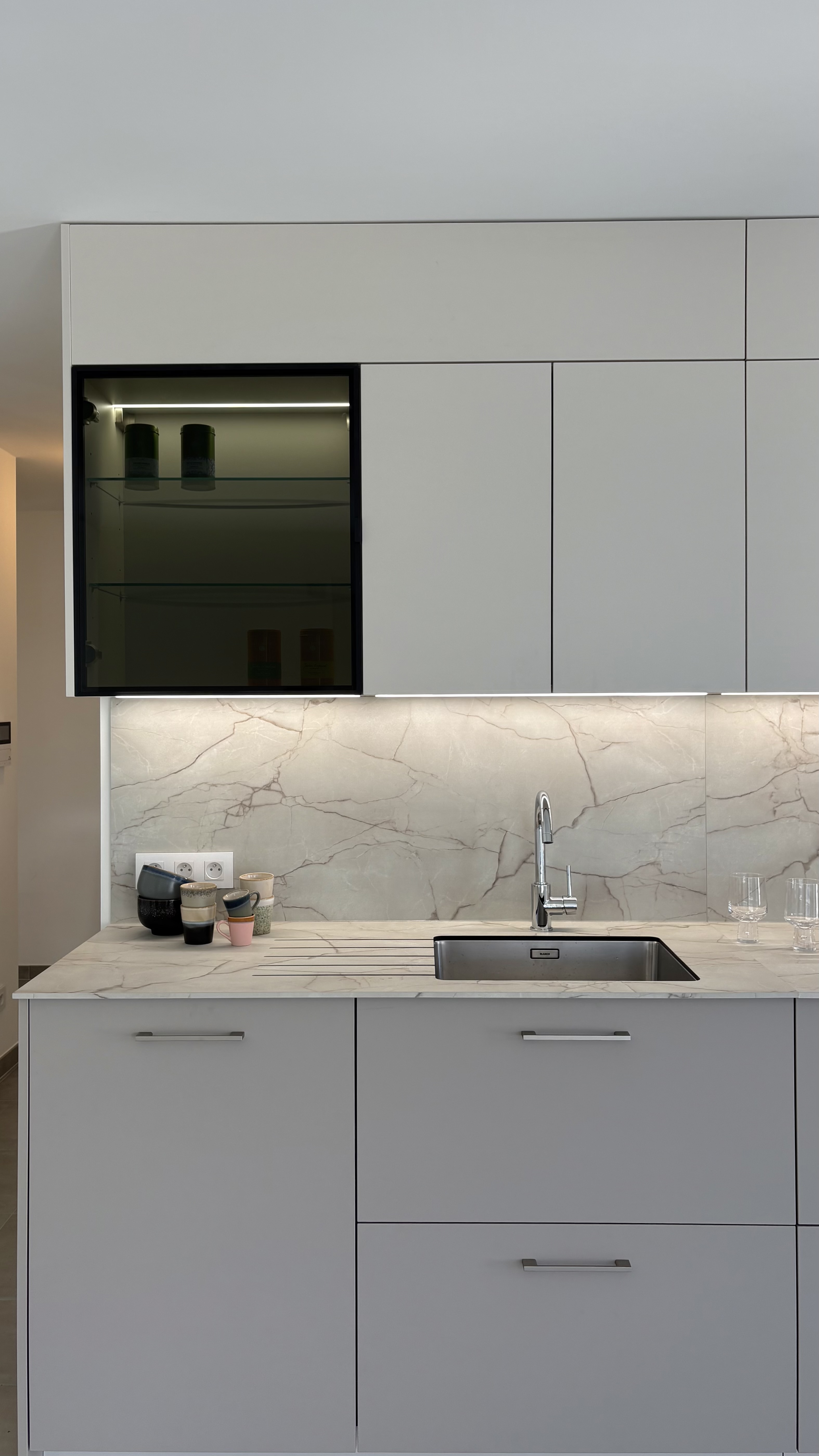 Vue sur la vitrine fumée Orion