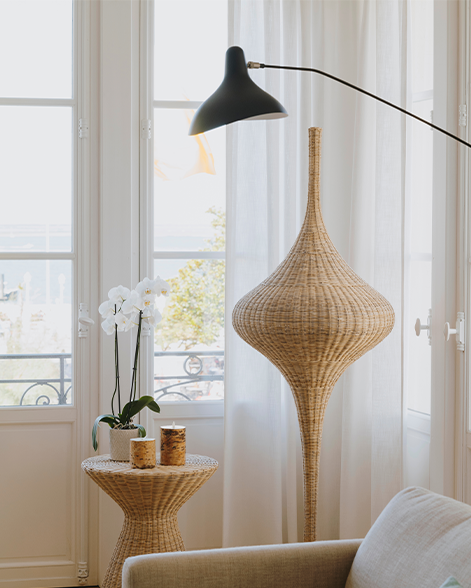 Lampe de table noire MANTIS BS2