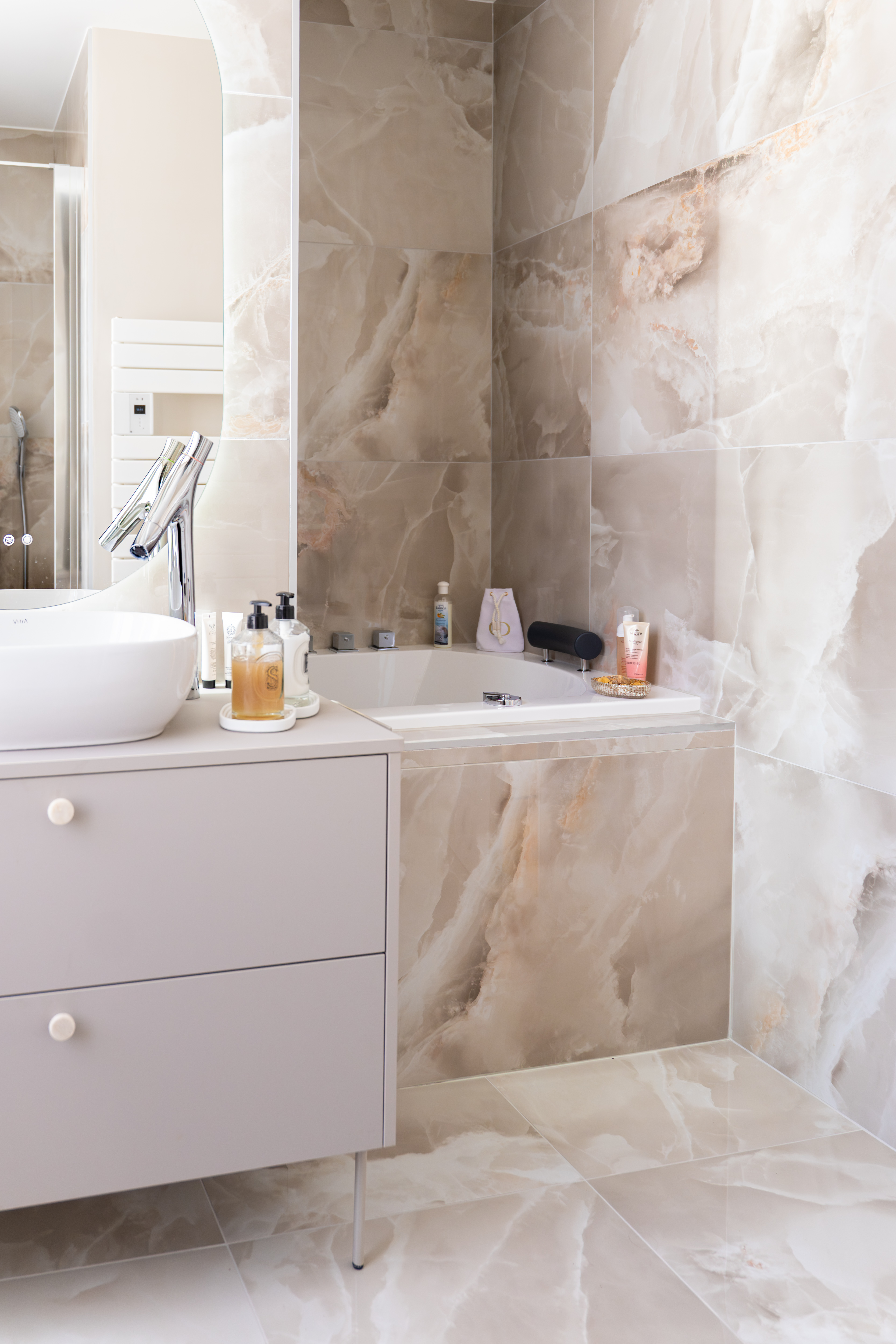 meuble avec baignoire balnéo encastrée